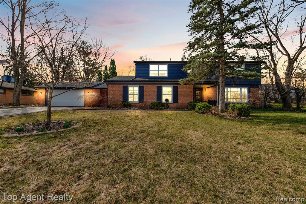 2755 Townhill Property Photo 1
