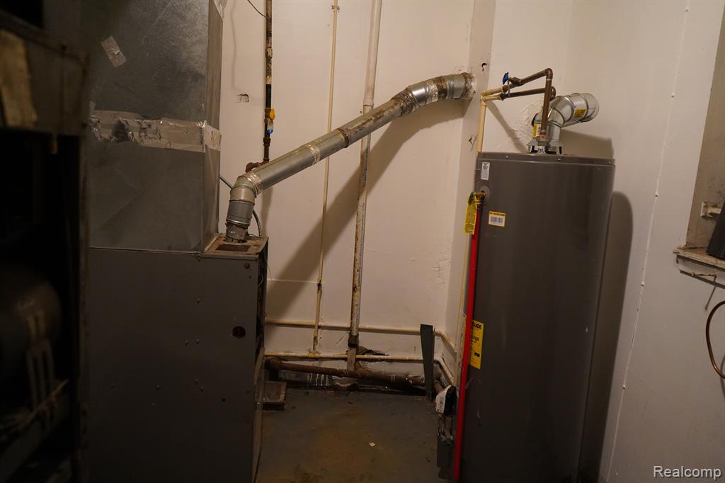 18216 W 7 Mile Road Property Photo 8