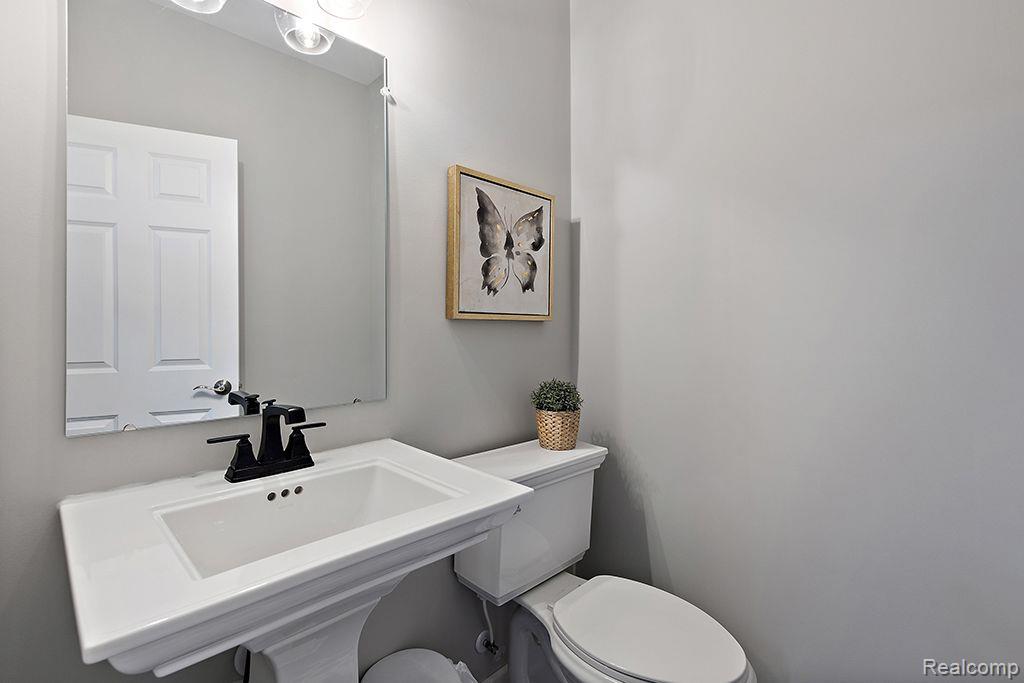 13268 Cousin Property Photo 18