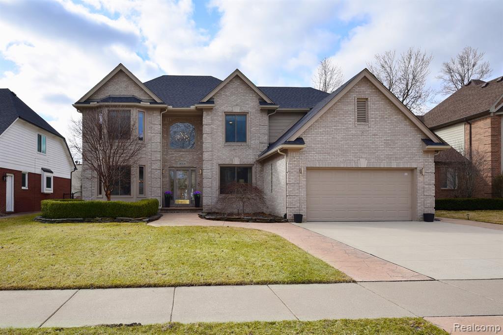 18516 Ranier Drive Property Photo 1