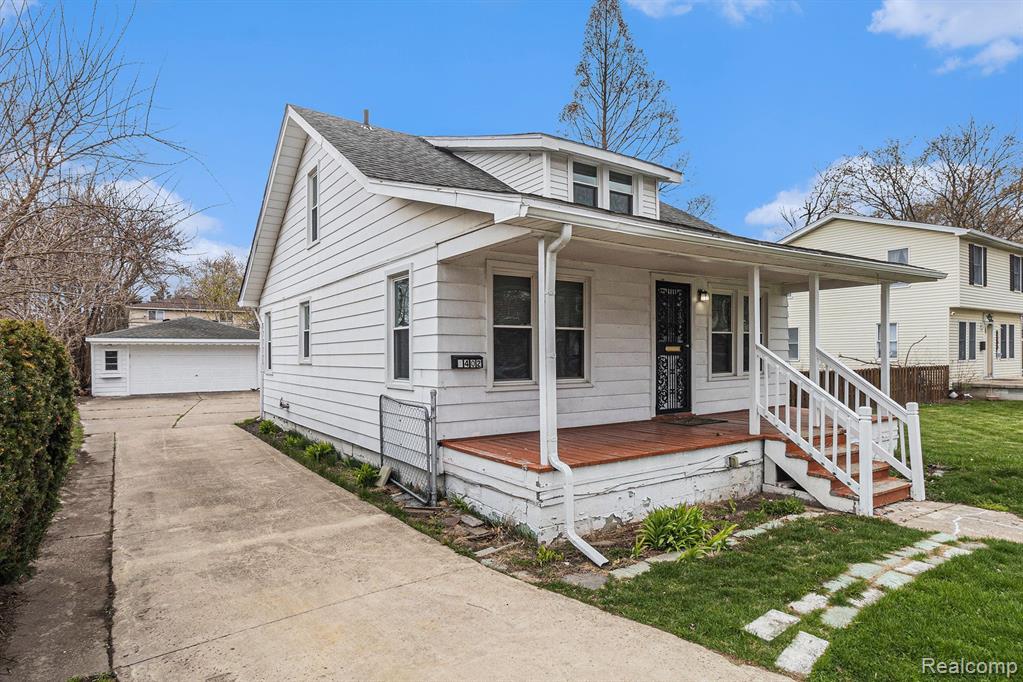 5402 Croissant Street Property Photo 3