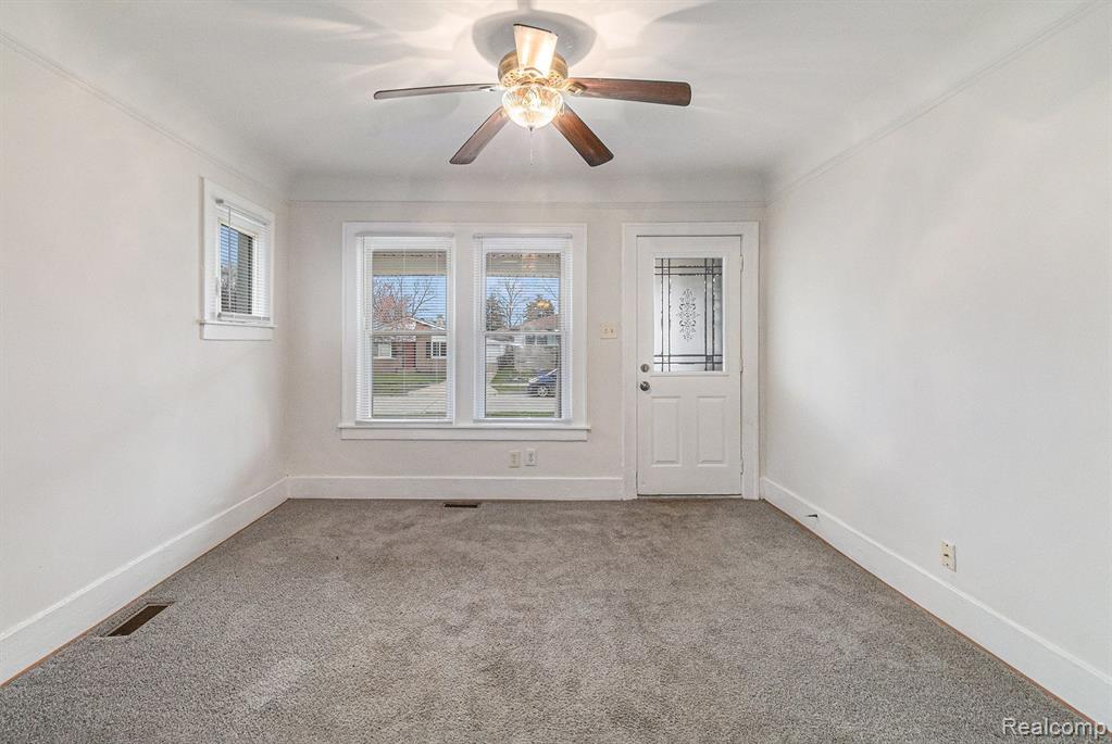 5402 Croissant Street Property Photo 5