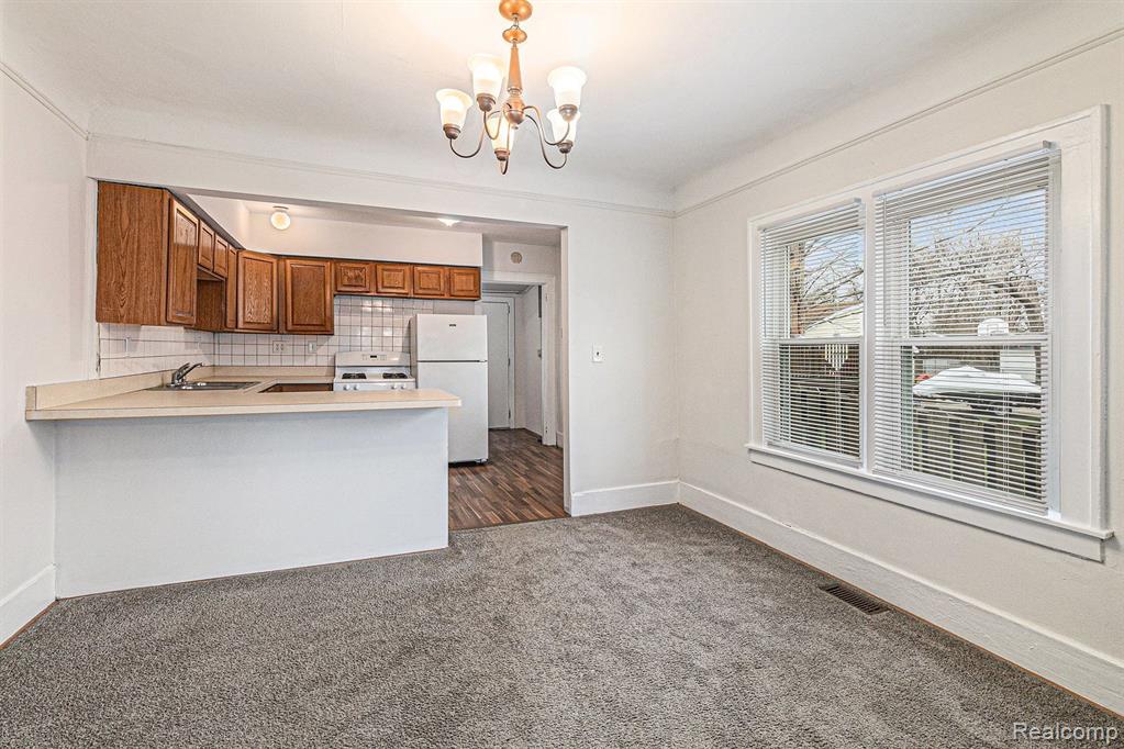 5402 Croissant Street Property Photo 8