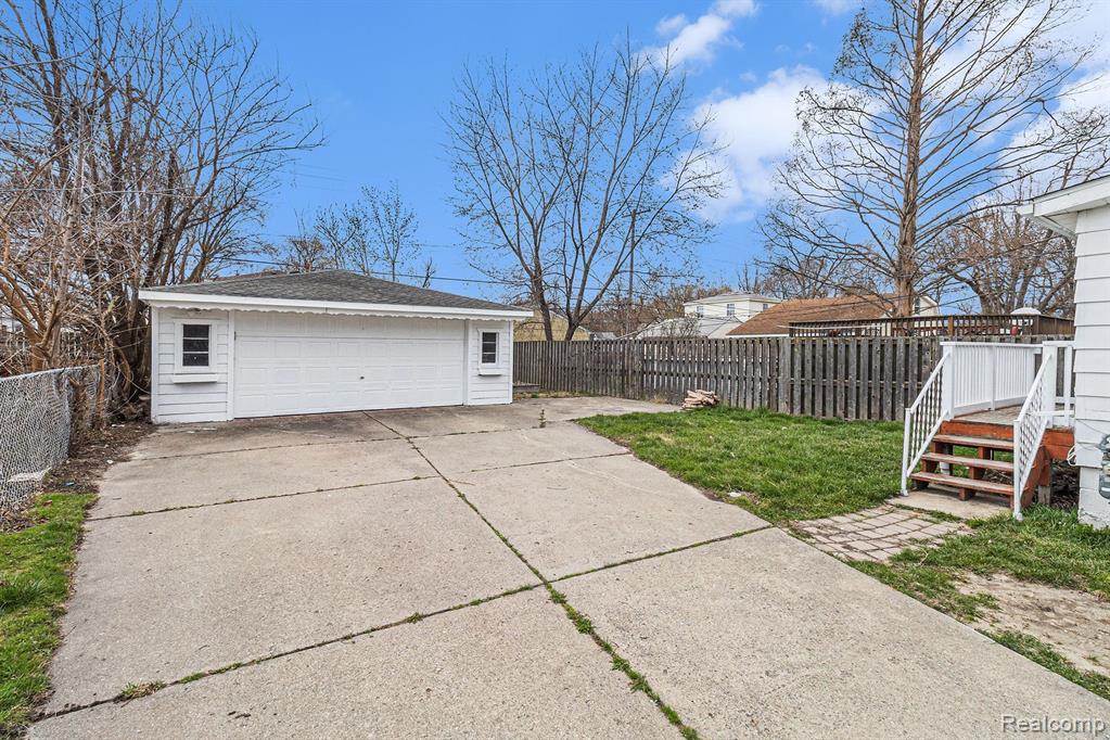 5402 Croissant Street Property Photo 25