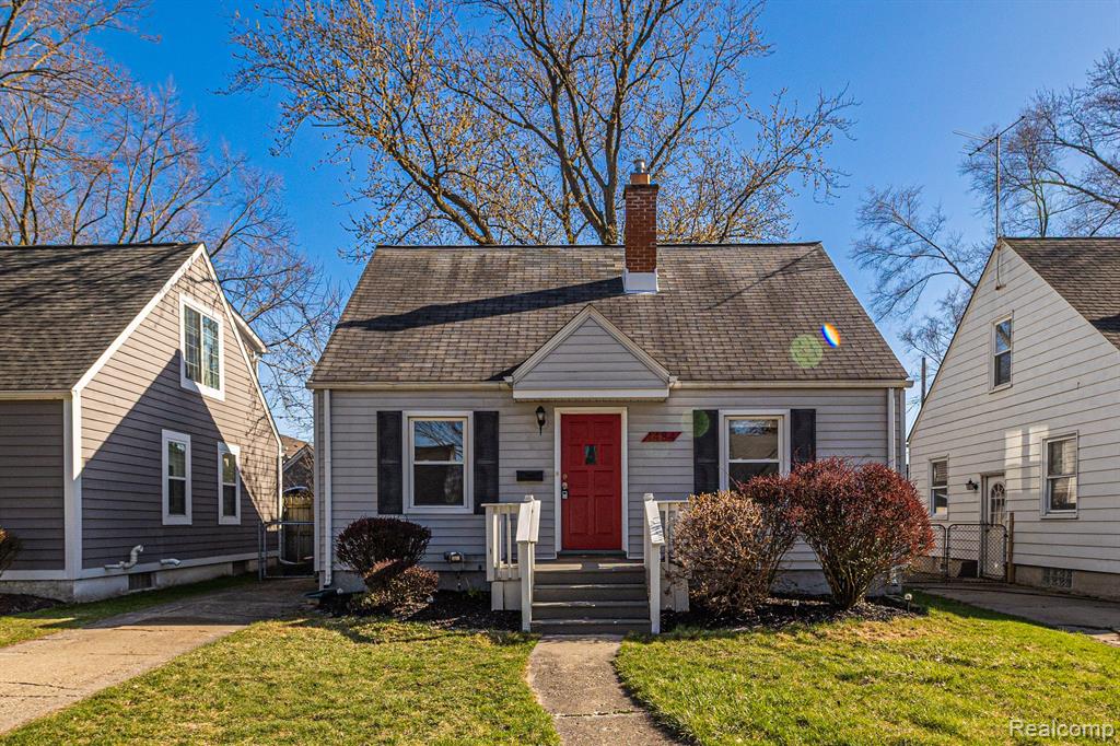 1484 Chapin Avenue Property Photo 1