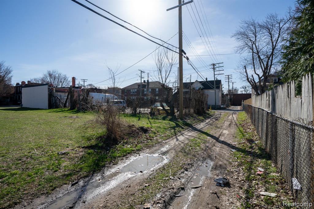 1317 Lawndale Street Property Photo 5