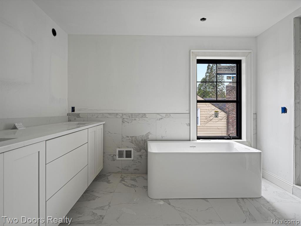 820 Oakridge Avenue Property Photo 37