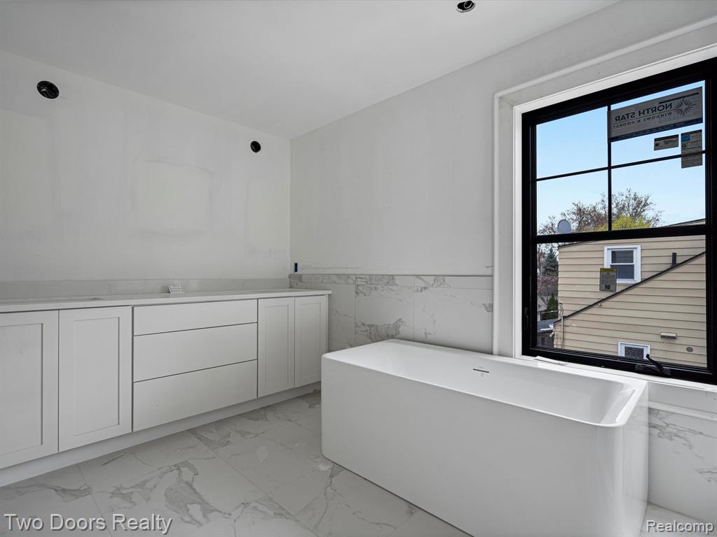 820 Oakridge Avenue Property Photo 38