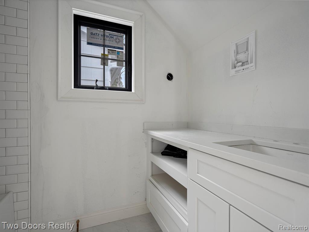 820 Oakridge Avenue Property Photo 45