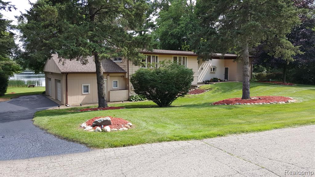 2668 Bay Drive Property Photo 1