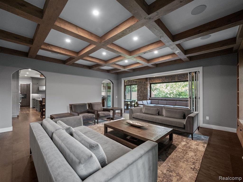 415 Argyle Street Property Photo 17