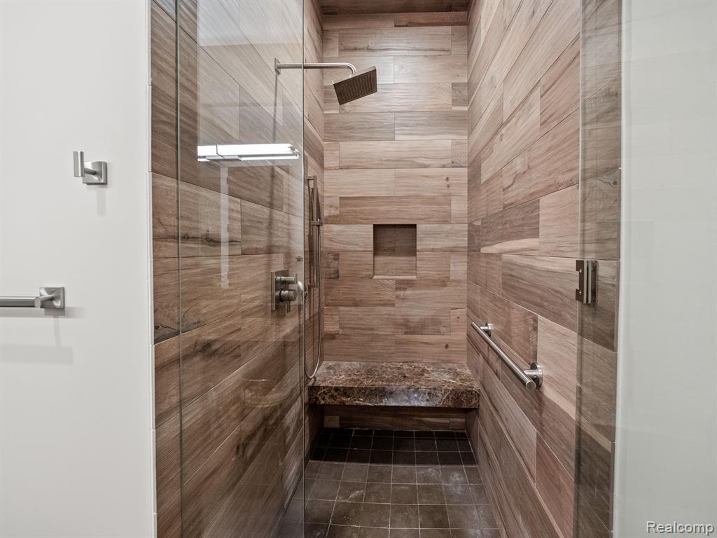 415 Argyle Street Property Photo 24