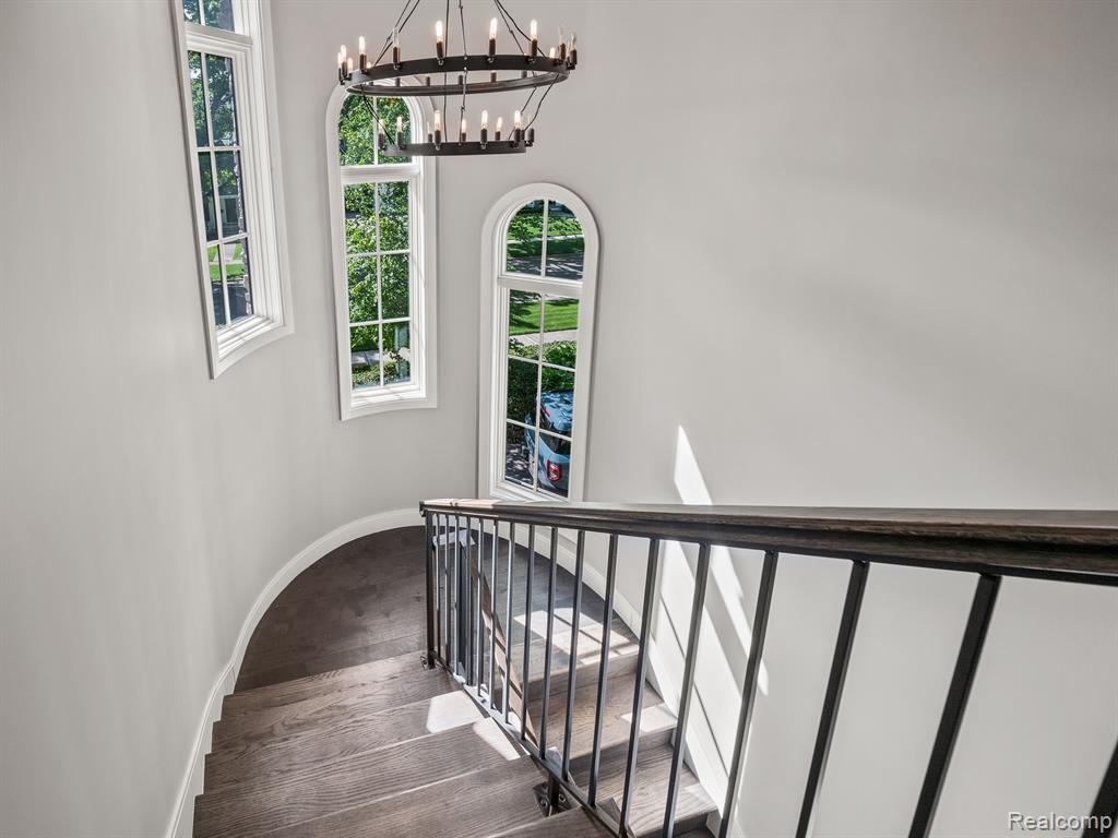 415 Argyle Street Property Photo 27