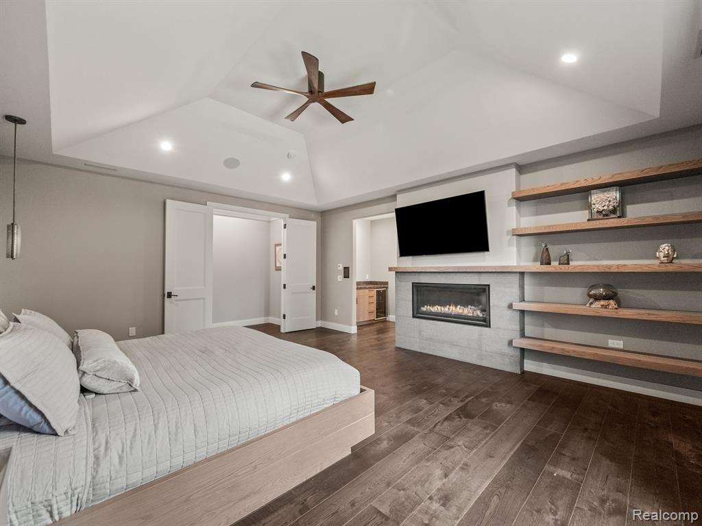 415 Argyle Street Property Photo 30
