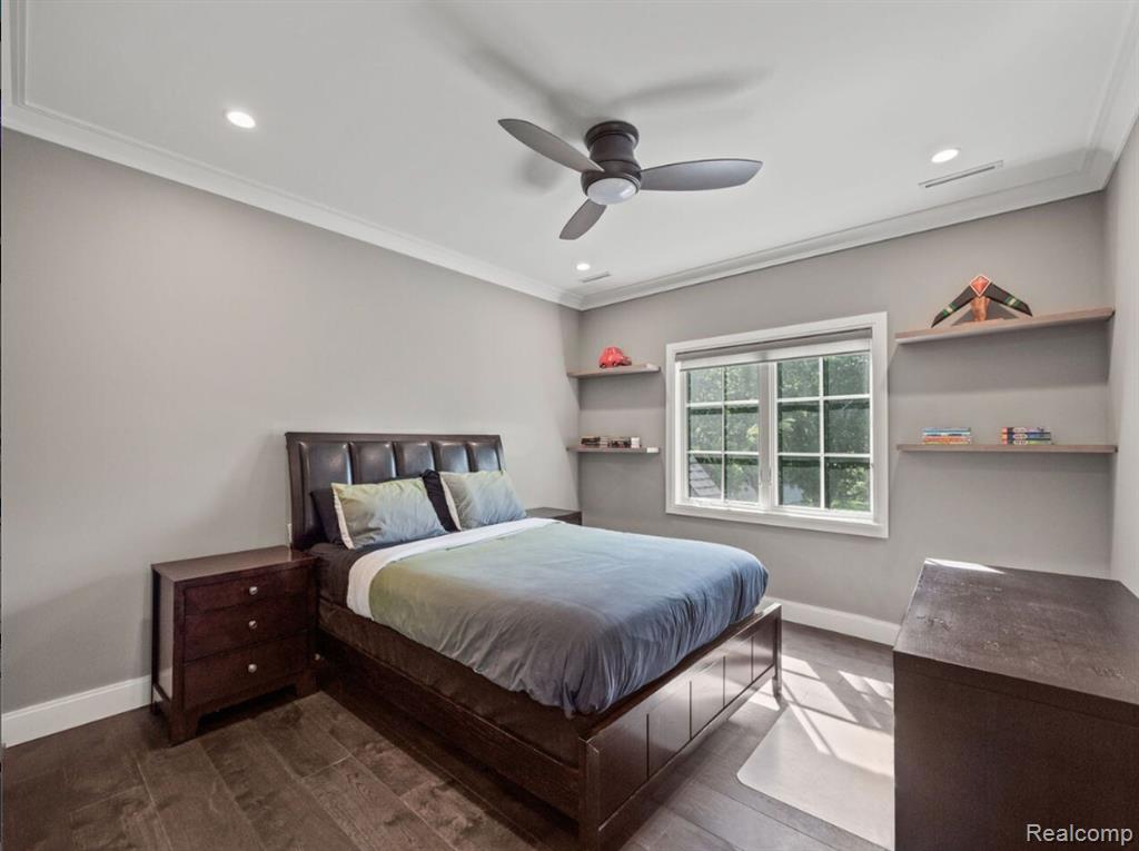 415 Argyle Street Property Photo 41