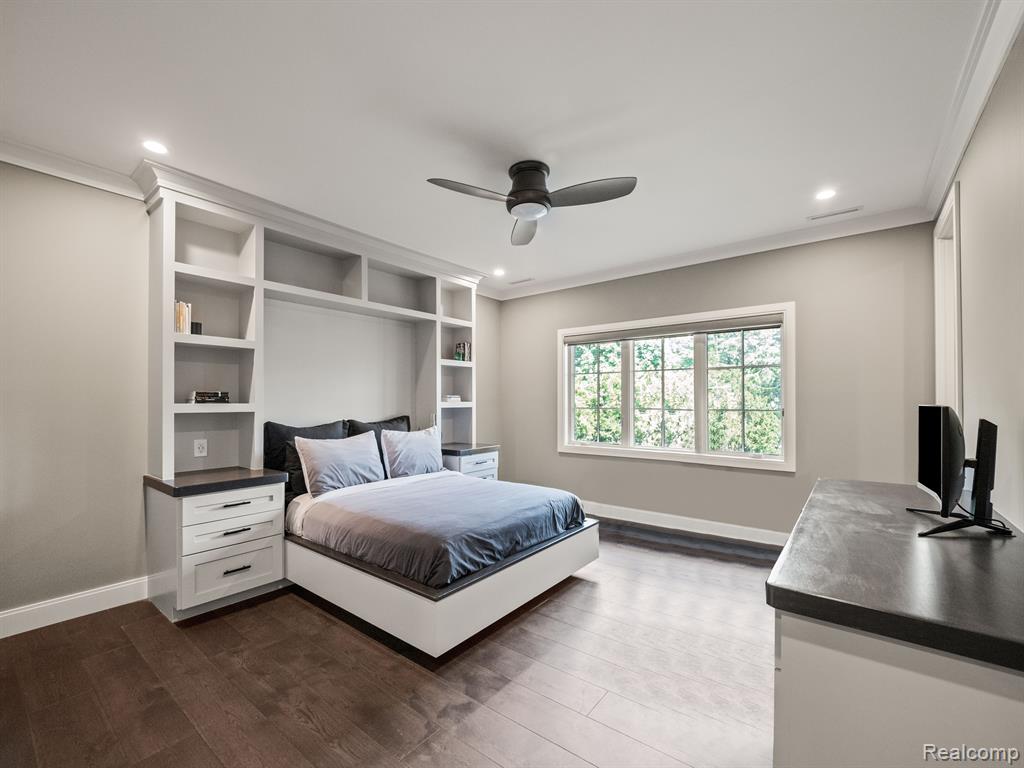415 Argyle Street Property Photo 43