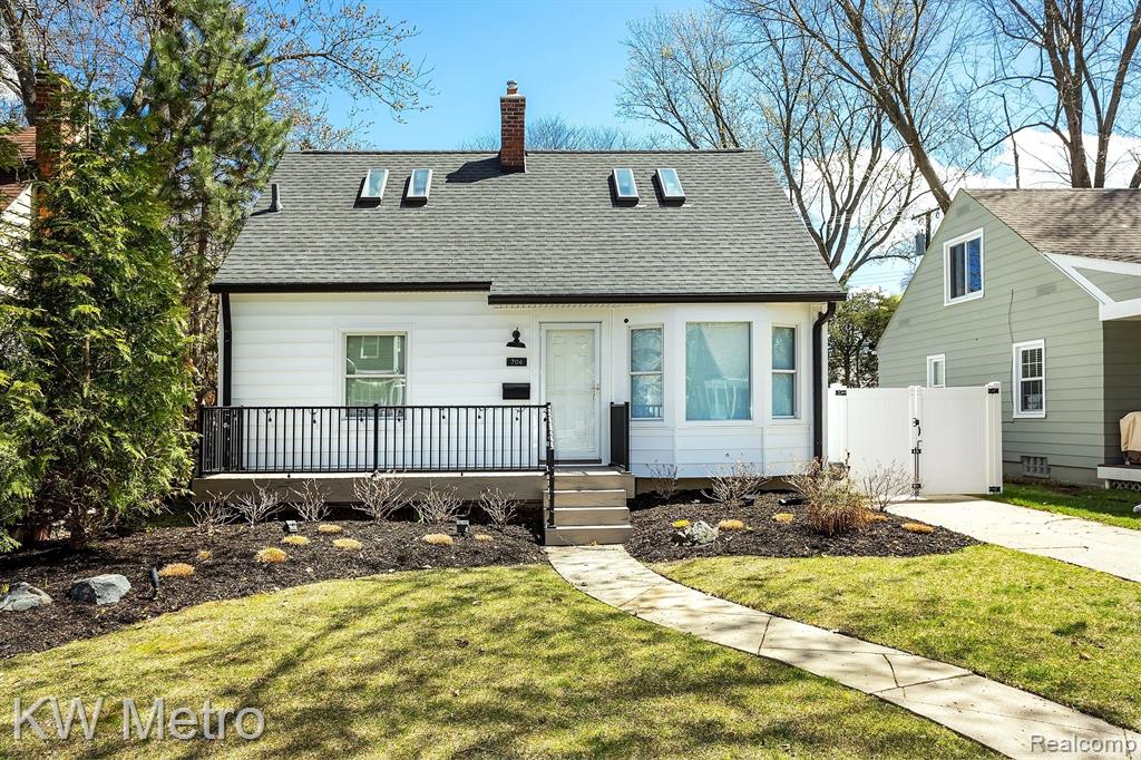 706 N Rembrandt Avenue Property Photo 1