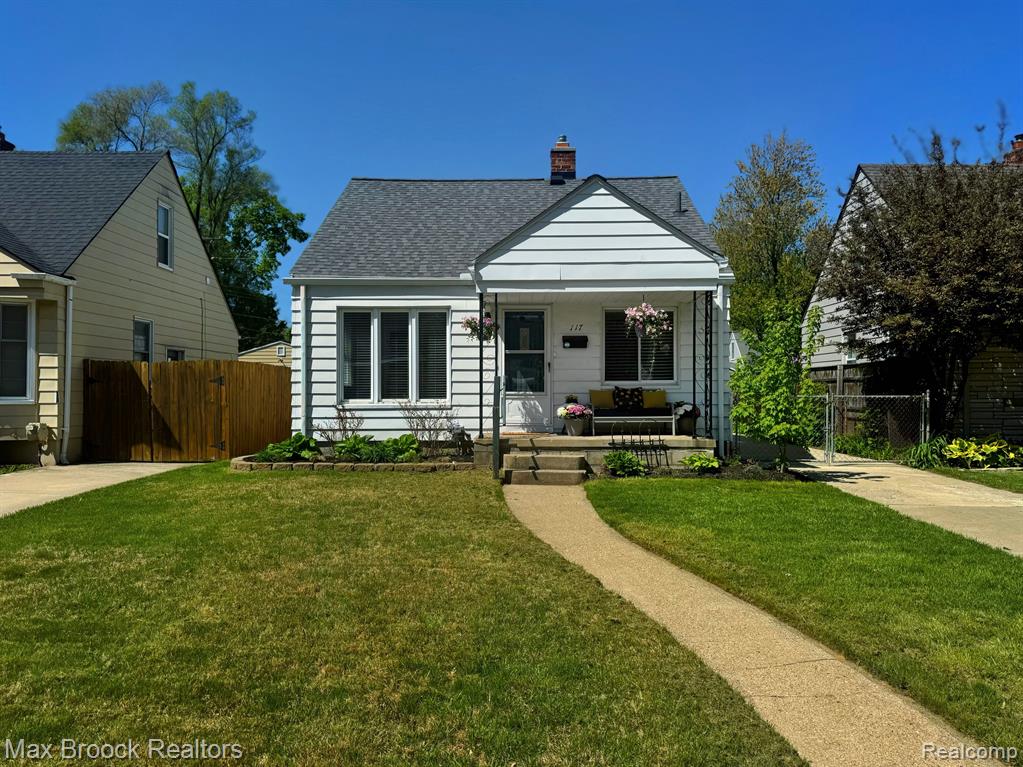 117 E Webster Road Property Photo 1