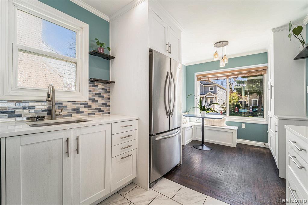132 S Wilson Avenue Property Photo 14
