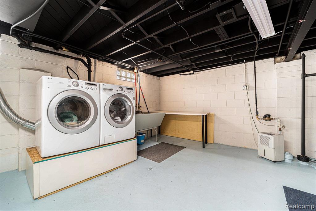 132 S Wilson Avenue Property Photo 30