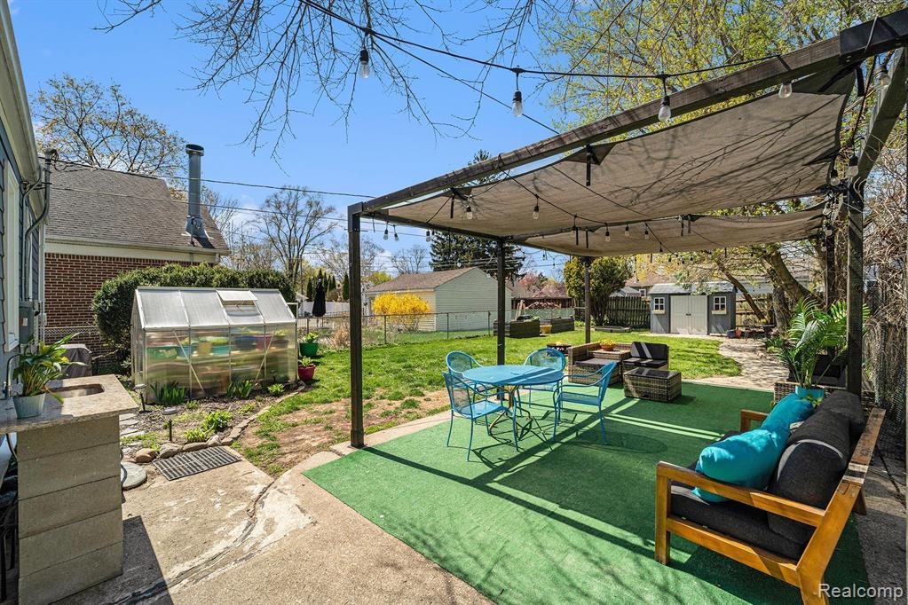 132 S Wilson Avenue Property Photo 32