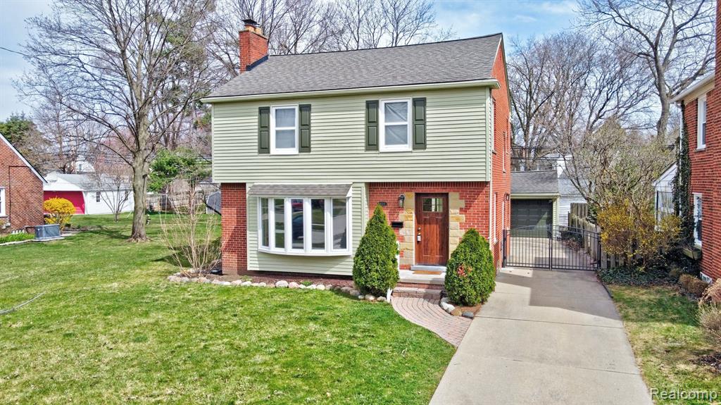 1820 N Vermont Avenue Property Photo 1