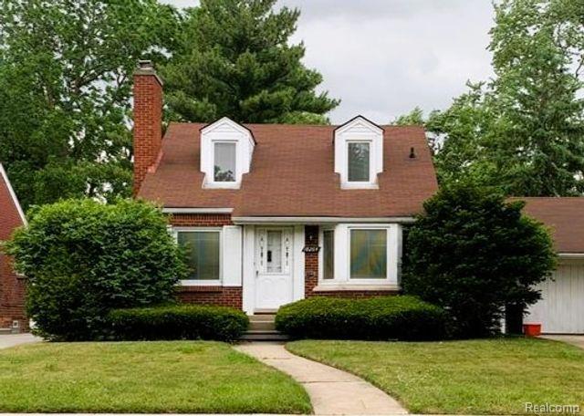 18264 Westhampton Avenue Property Photo 1