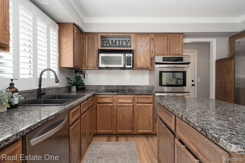 1686 Old Homestead Drive Property Photo 14