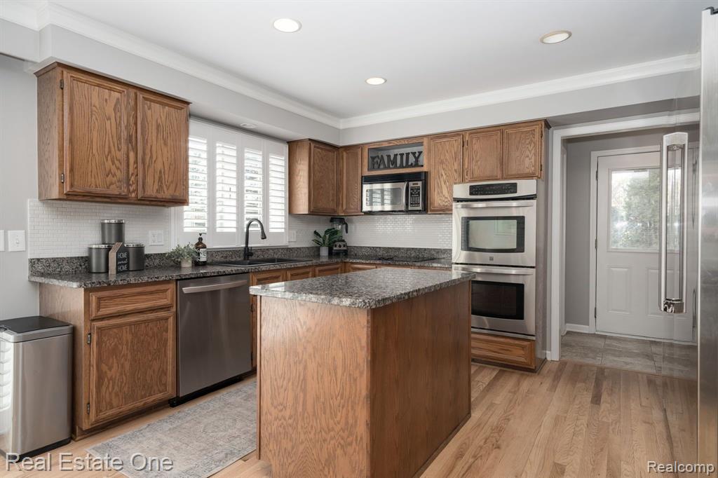 1686 Old Homestead Drive Property Photo 16