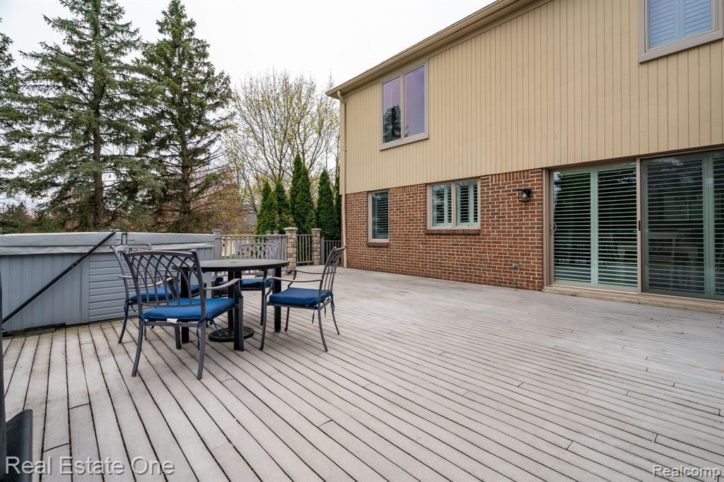 1686 Old Homestead Drive Property Photo 46