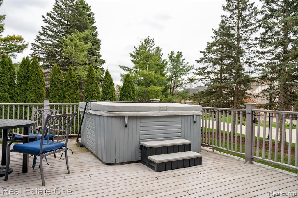 1686 Old Homestead Drive Property Photo 48