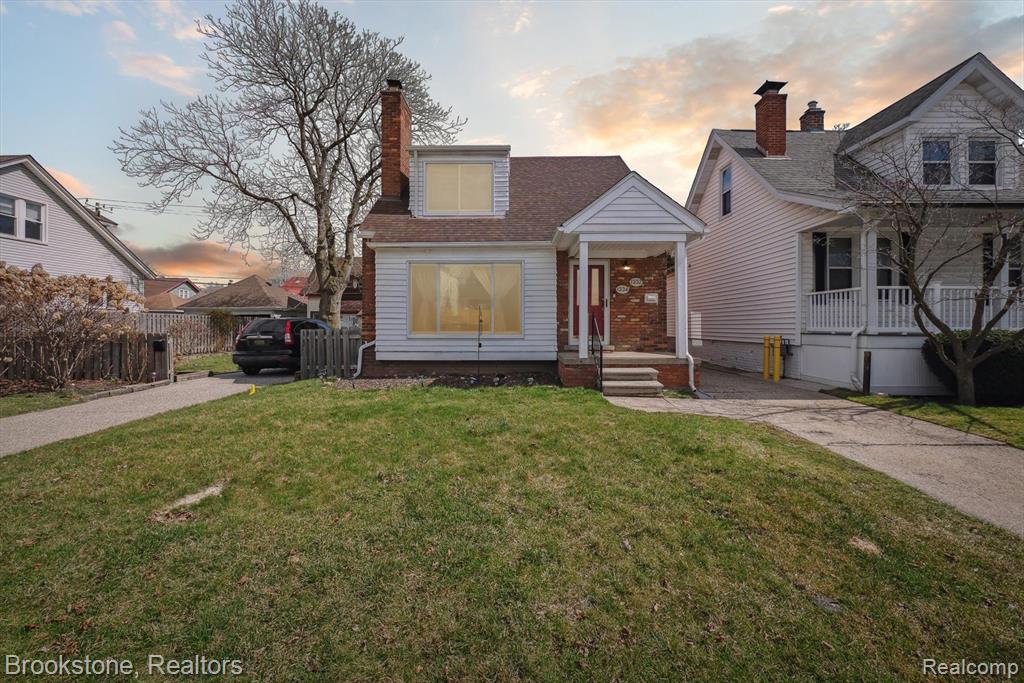1332 Beaconsfield Avenue Property Photo 1