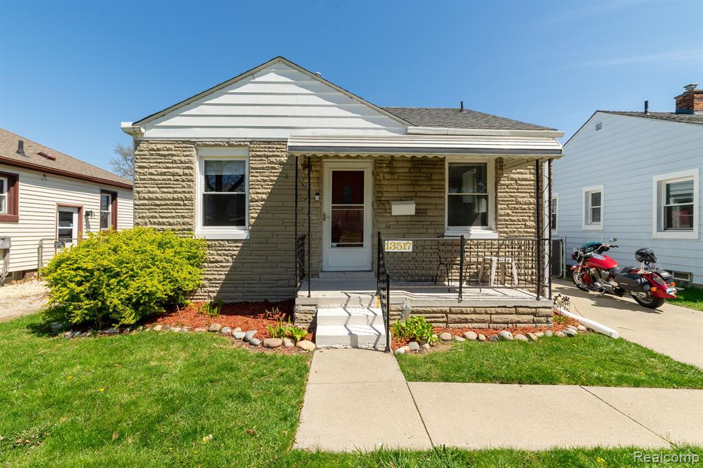 13517 Pearl Street Property Photo 1