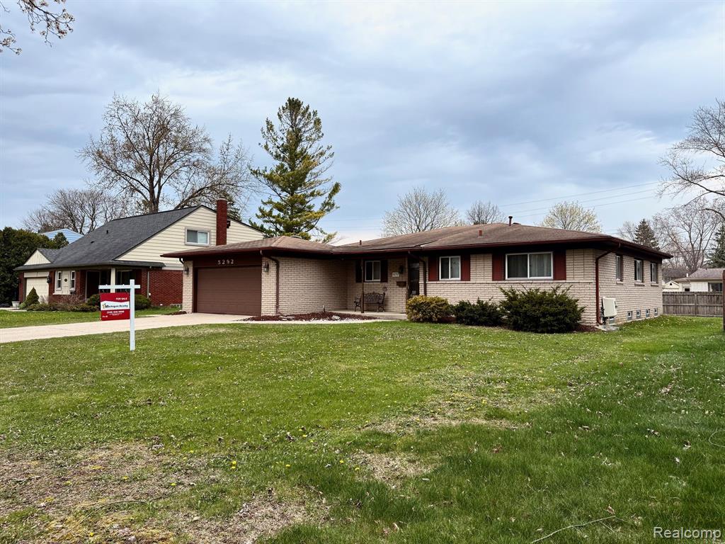 5292 Abington Drive Property Photo 1