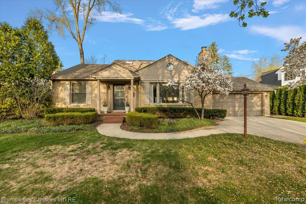 765 S Glenhurst Drive Property Photo 1