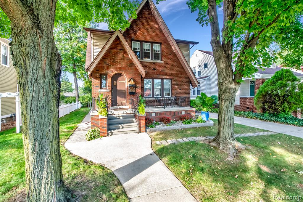 580 Withington Street Property Photo 1