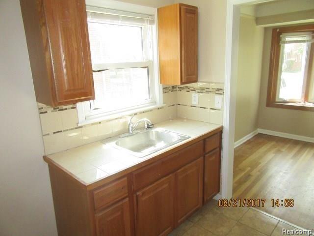 9934 Appleton Avenue Property Photo 6