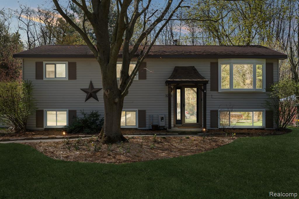 3286 Spring Meadow Drive Property Photo 2