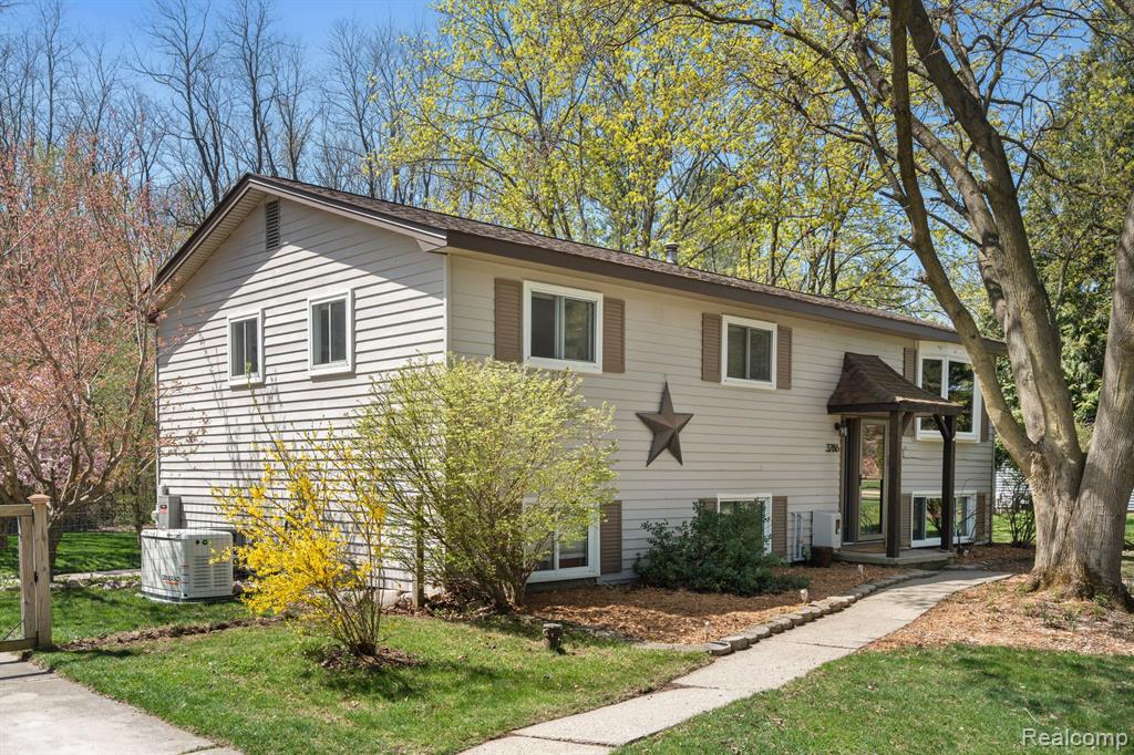 3286 Spring Meadow Drive Property Photo 6