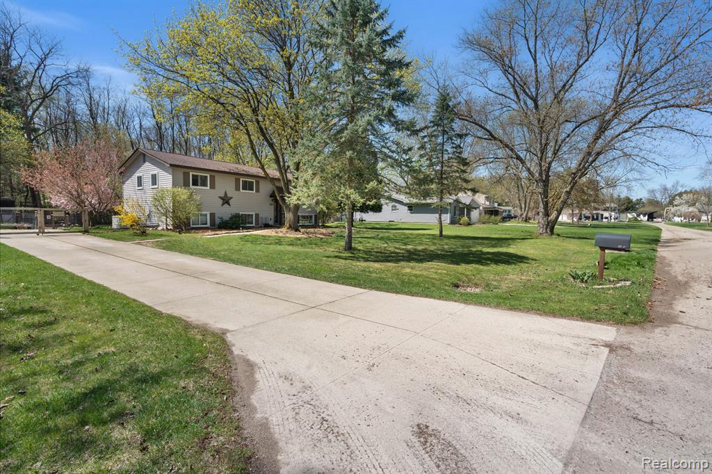 3286 Spring Meadow Drive Property Photo 7