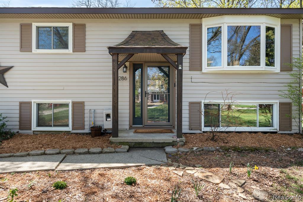3286 Spring Meadow Drive Property Photo 8