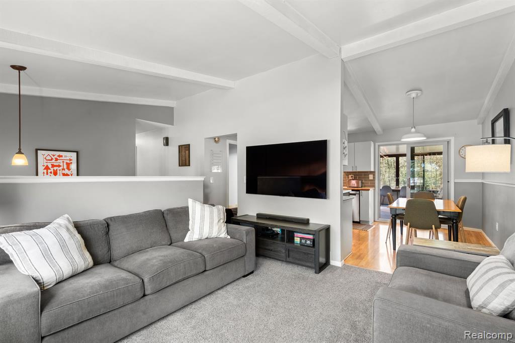 3286 Spring Meadow Drive Property Photo 13