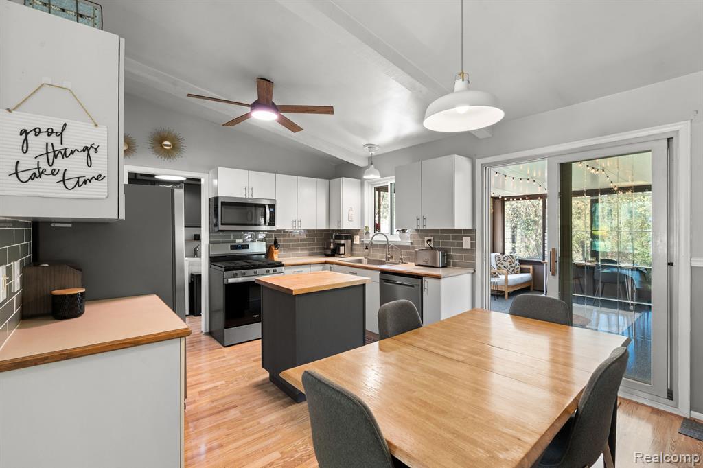 3286 Spring Meadow Drive Property Photo 15