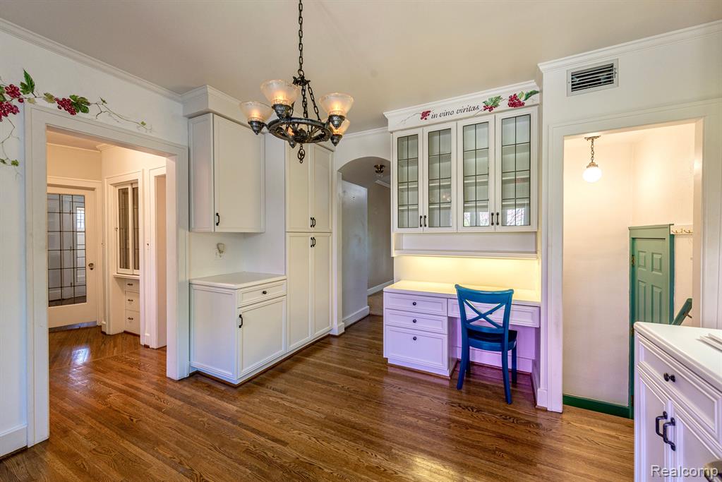 434 Hendrie Boulevard Property Photo 4