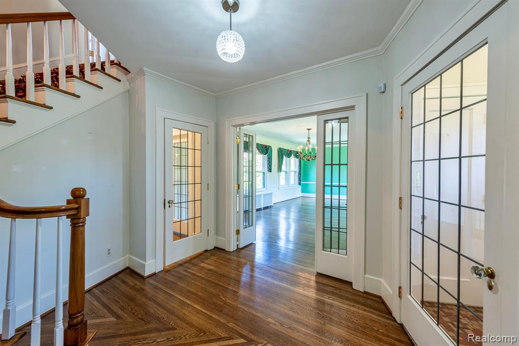 434 Hendrie Boulevard Property Photo 6