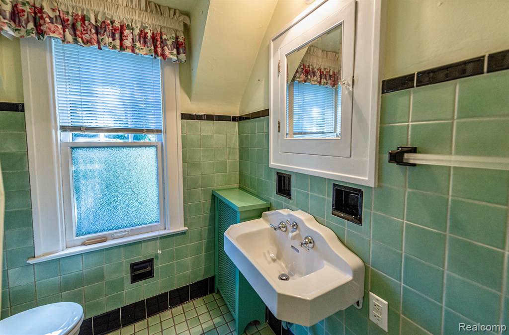 434 Hendrie Boulevard Property Photo 32