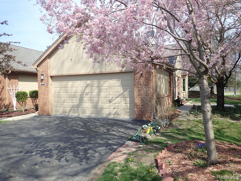 46980 Country Lane Property Photo 1