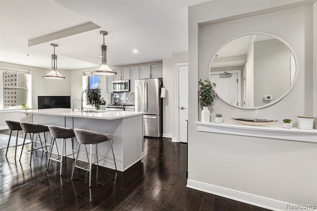525 W Lafayette Boulevard Property Photo 7