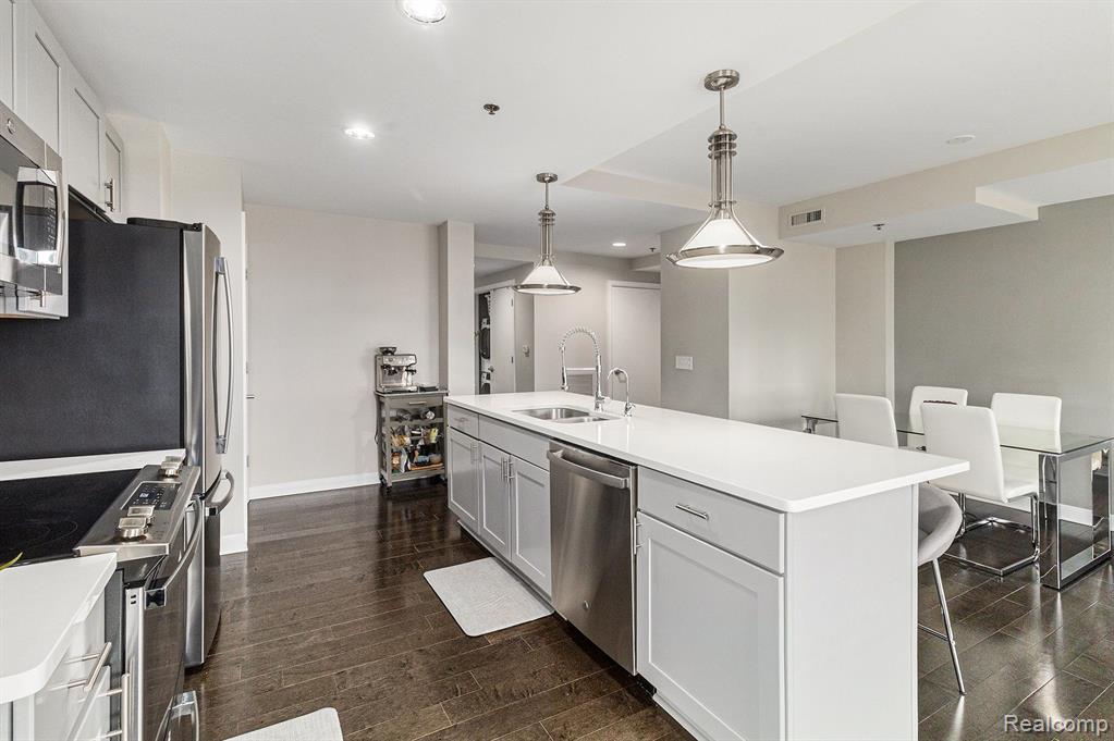 525 W Lafayette Boulevard Property Photo 12