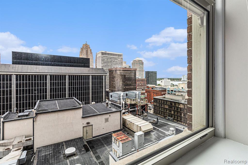 525 W Lafayette Boulevard Property Photo 24